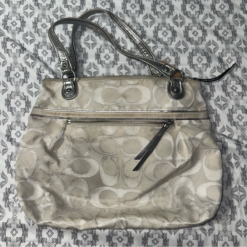 Coach Poppy signature shoulder‎ bag tote White cream and metallic silver